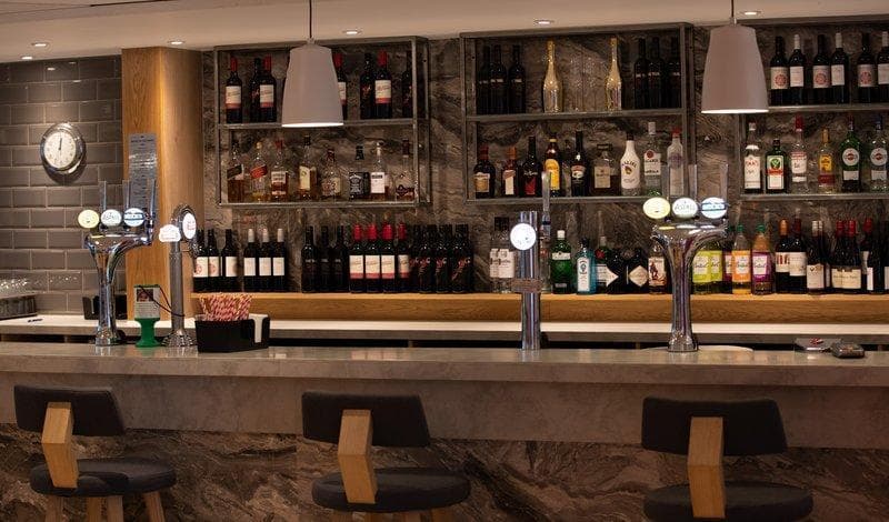 Holiday Inn Express London - Stansted Airport 4