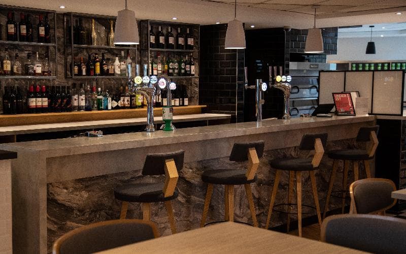Holiday Inn Express London - Stansted Airport 5