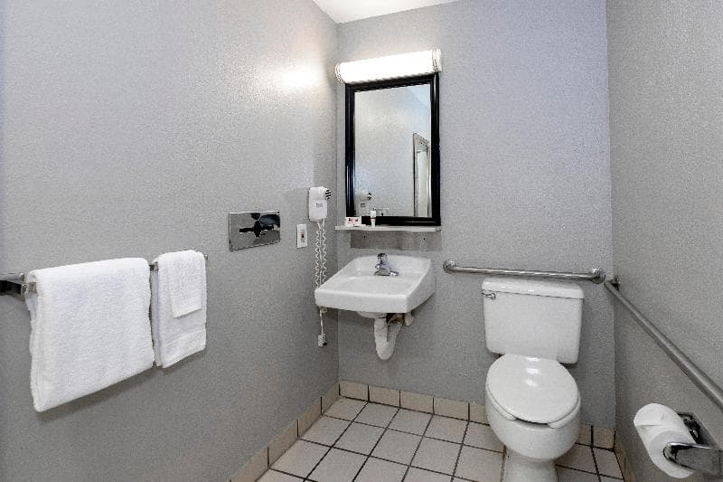 Ramada By Wyndham Orlando Near Convention Center 3
