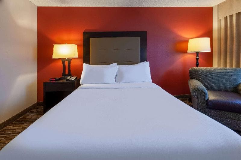 Ramada by Wyndham Liverpool/Syracuse photo 1