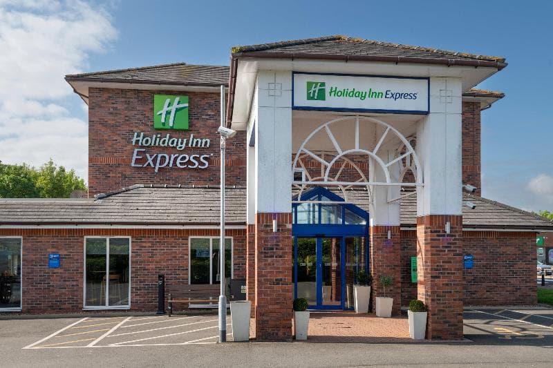 Holiday Inn Express Lichfield 2