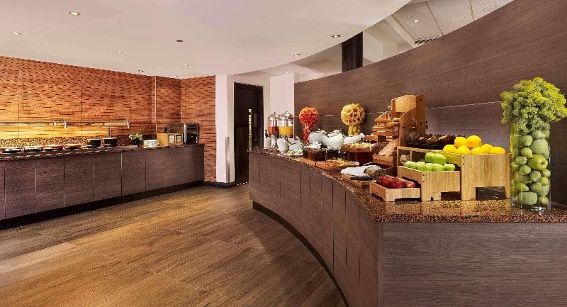 DoubleTree by Hilton Hotel Woking 1