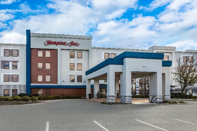 Hampton Inn @ Aviation Plaza 1