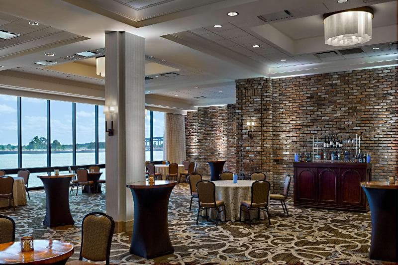 Hilton New Orleans Riverside 3