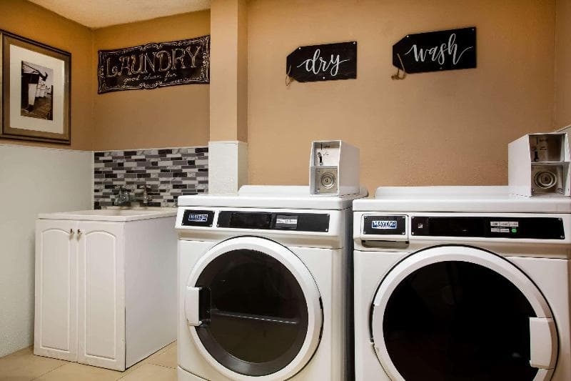 Ramada by Wyndham Statesville 4
