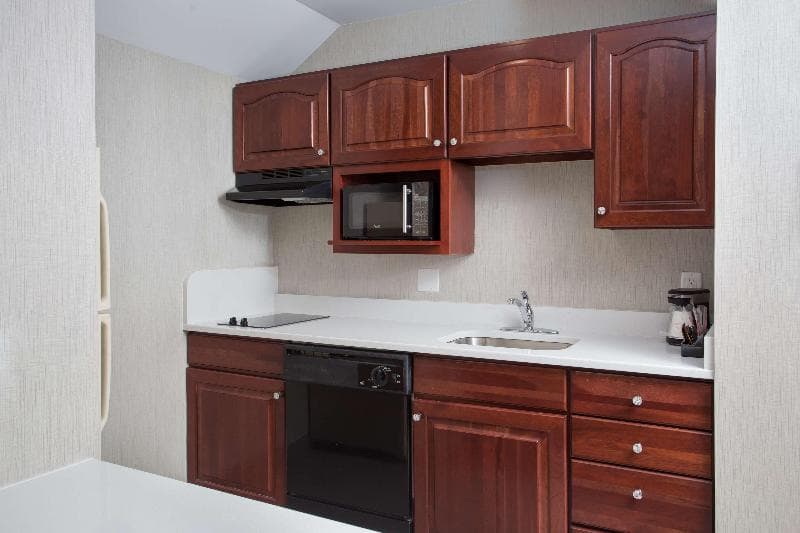 Best Western Plus Portsmouth Hotel & Suites 4