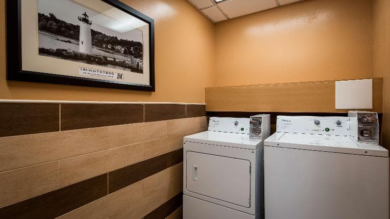 Best Western Plus Portsmouth Hotel & Suites photo 1