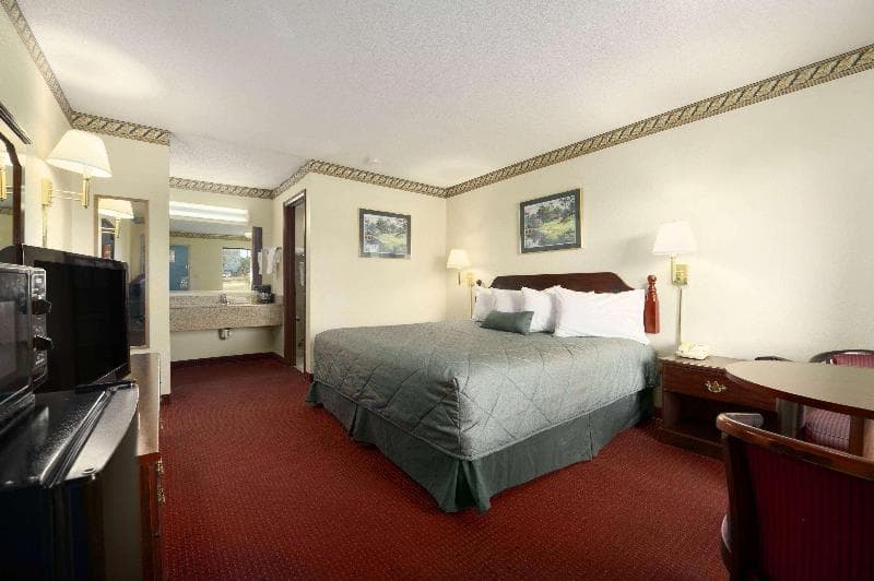 Days Inn By Wyndham Augusta/Fort Eisenhower 5