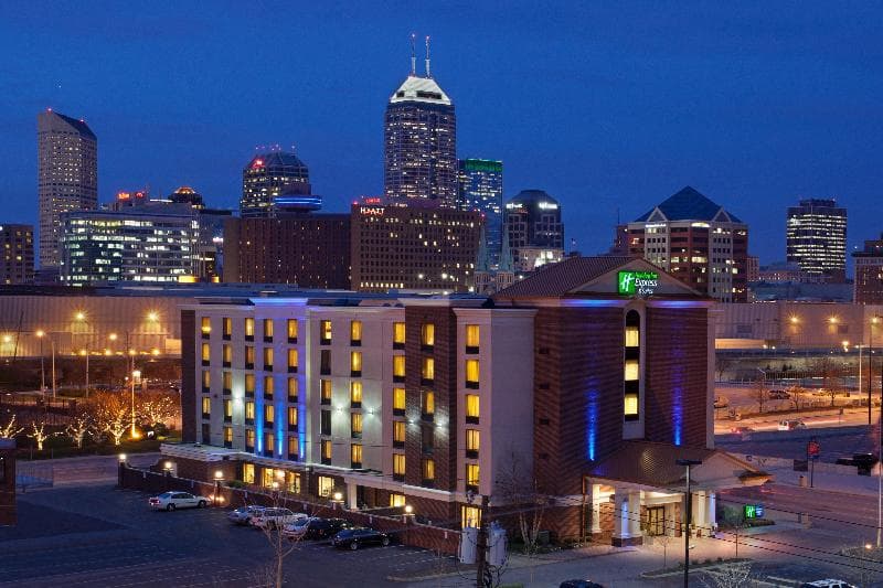 Holiday Inn Express & Suites Indianapolis Downtown Convention Center Area 3