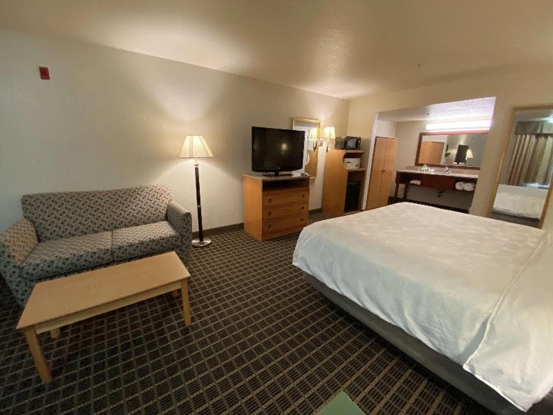 SureStay Plus Hotel by Best Western San Jose Central City 4