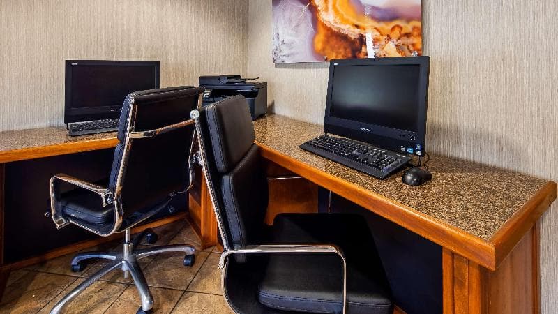 Best Western Plus Landing View Inn & Suites photo 1