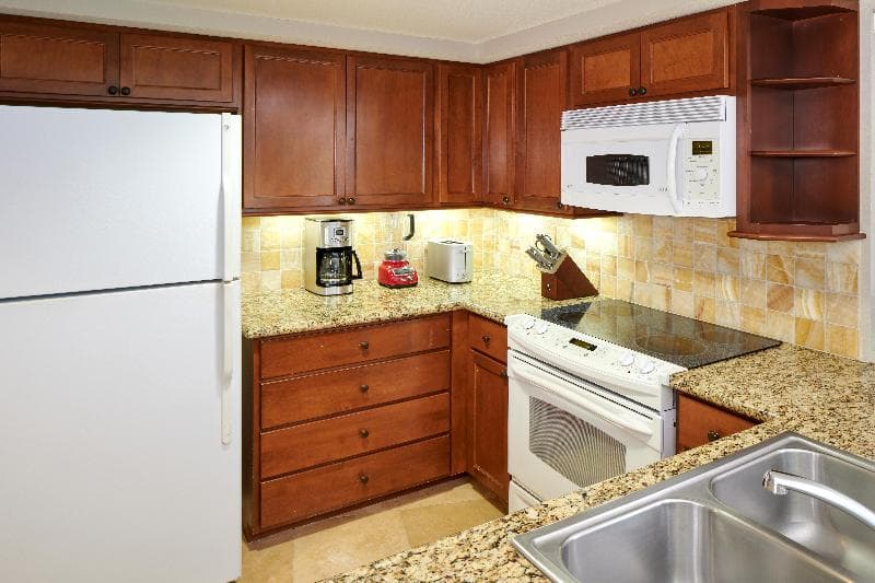 Luana Waikiki Hotel & Suites 4