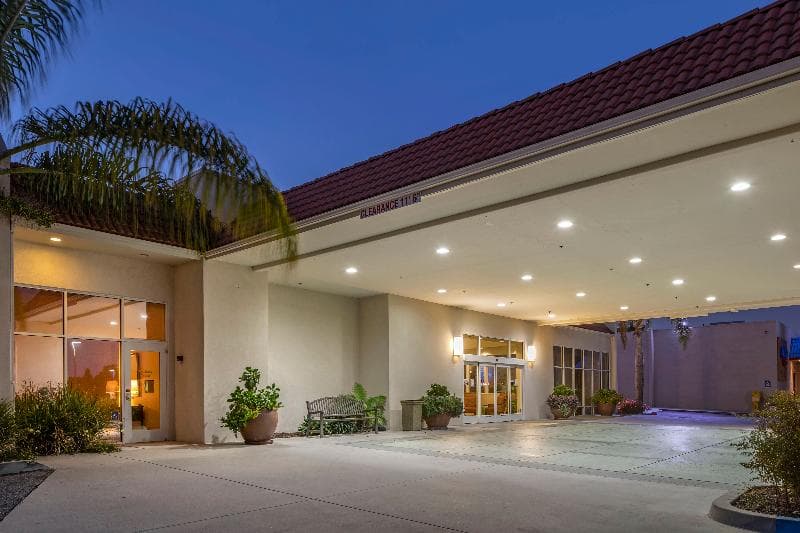 Best Western Plus Royal Oak Hotel 2