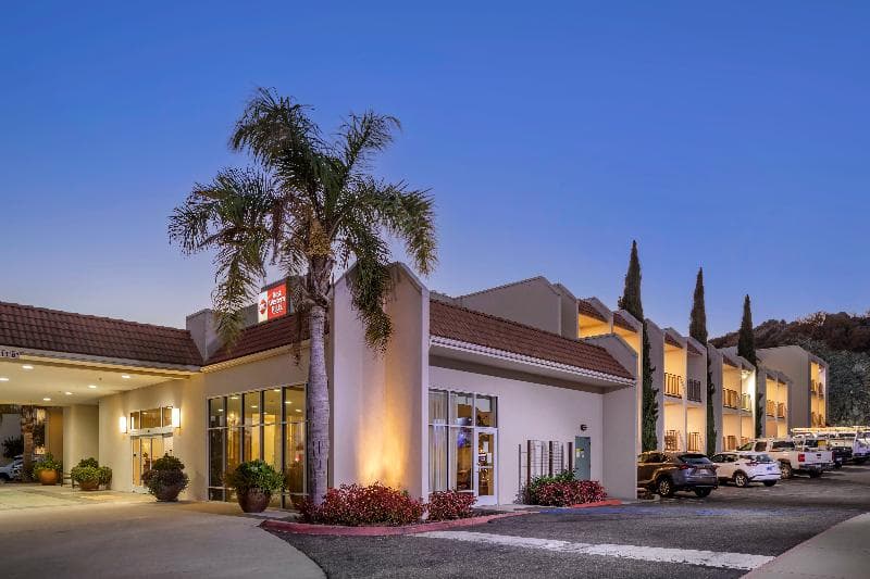 Best Western Plus Royal Oak Hotel 3