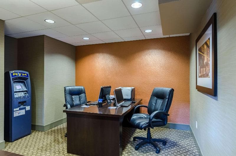 Comfort Inn & Suites Logan International Airport photo 1