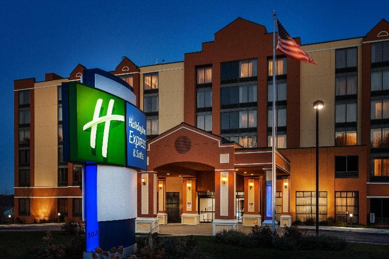 Holiday Inn Express & Suites South Portland 3