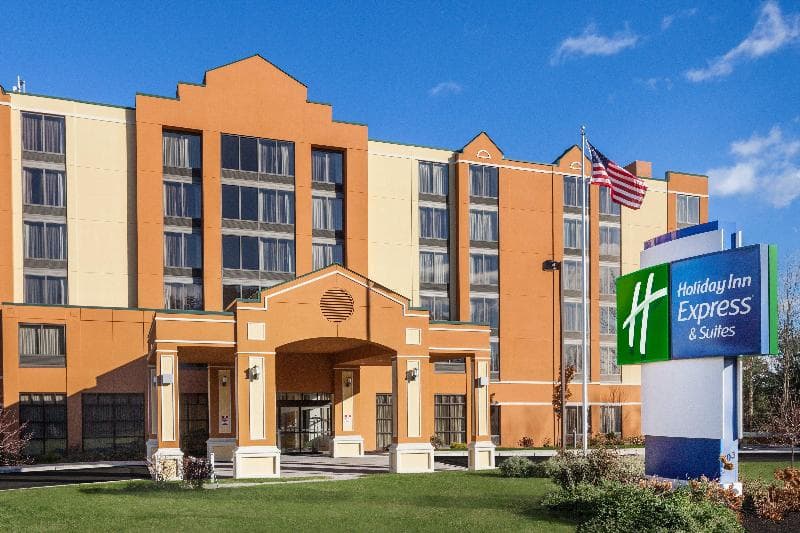 Holiday Inn Express & Suites South Portland 4
