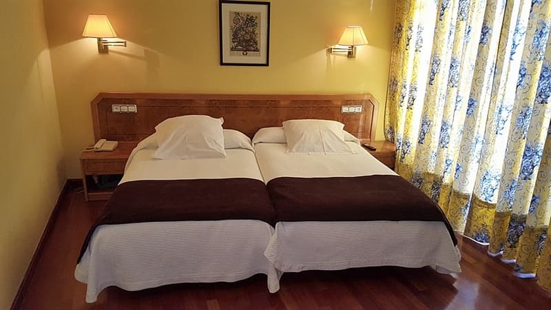 Leon Hotel Spa Paris 2