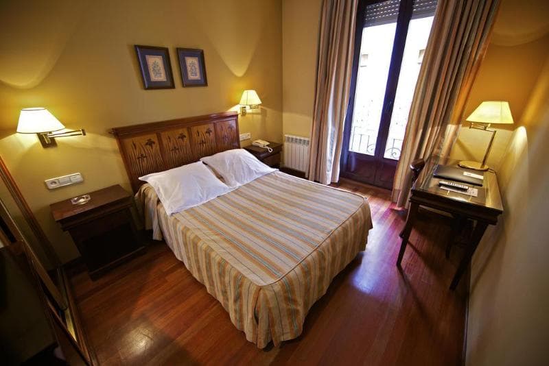 Leon Hotel Spa Paris 5