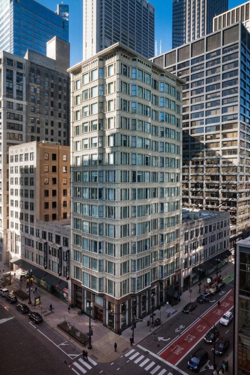 Staypineapple Chicago, An Iconic Hotel photo 1