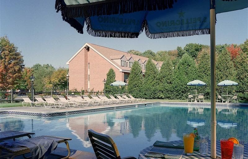 Avon Old Farms Hotel photo 1