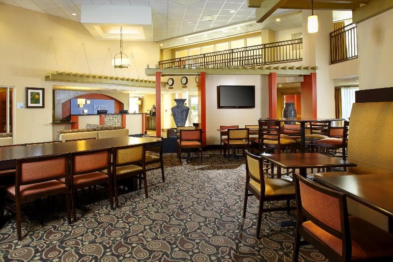 Holiday Inn Express & Suites Scottsdale - Old Town 3