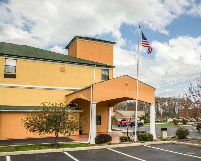 Comfort Inn & Suites Eastgate photo 1
