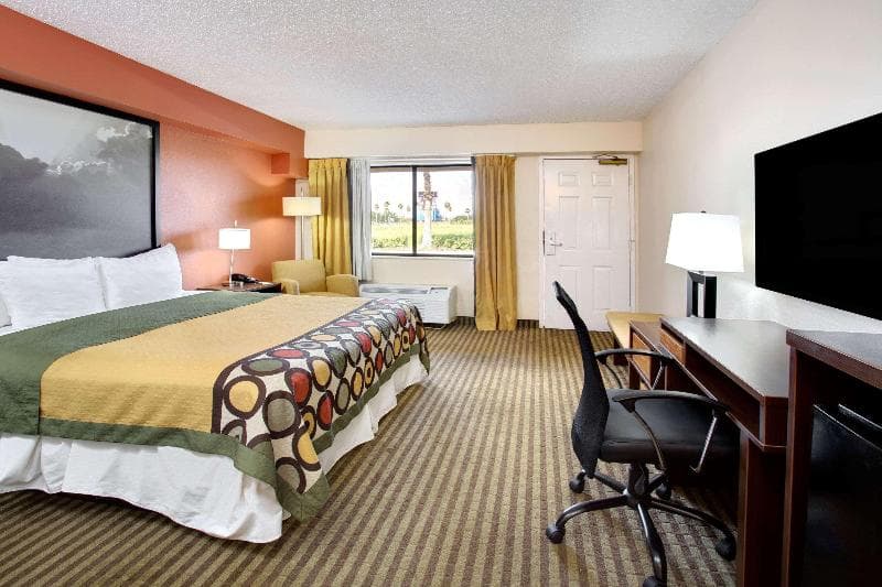 Super 8 By Wyndham Orlando International Drive 4
