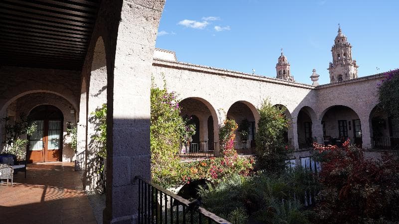 De La Soledad 2