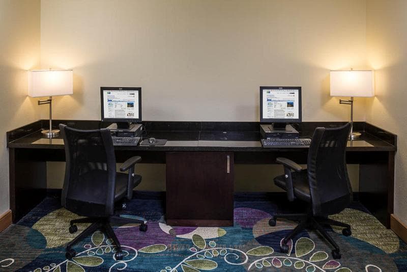 Holiday Inn Express Clermont 2