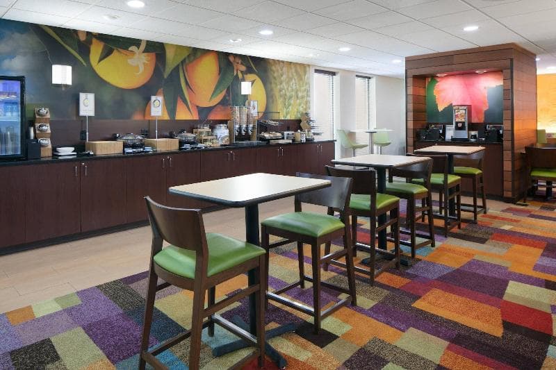 Fairfield Inn & Suites Cincinnati North/Sharonville 4