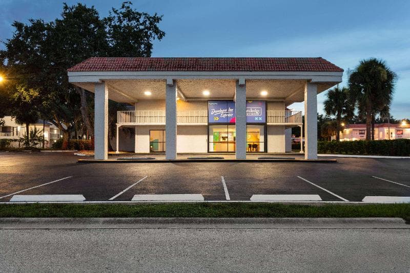 Developer Inn Express Fundamental - Travelodge 4