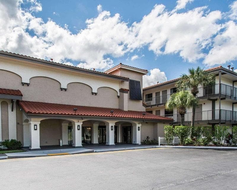 Quality Inn & Suites by the Parks 4