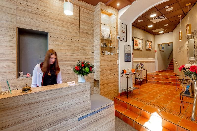Hotel Kyriad Avignon - Palais Des Papes photo 1