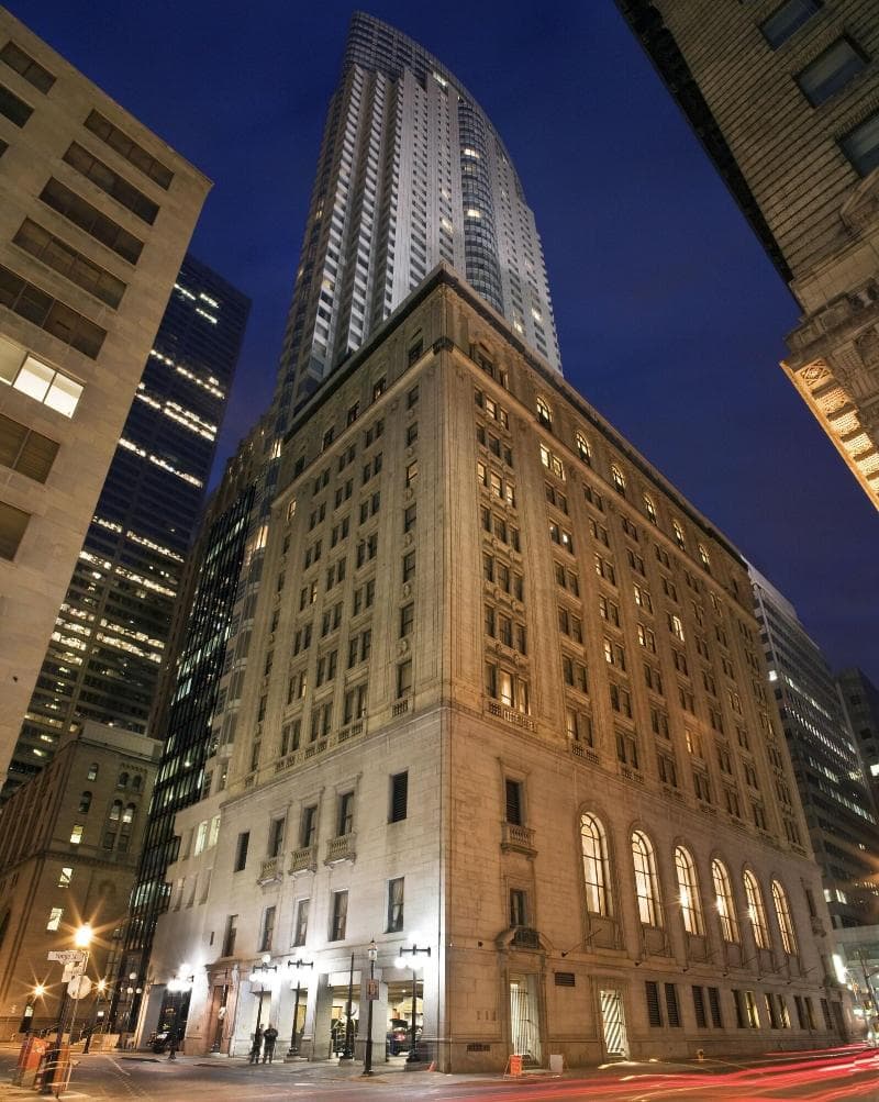 One King West Hotel & Residence 3