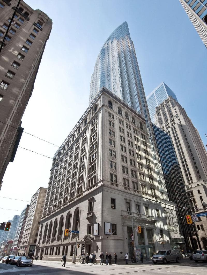 One King West Hotel & Residence 4