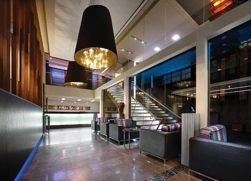 Pantages Hotel Downtown Toronto 4