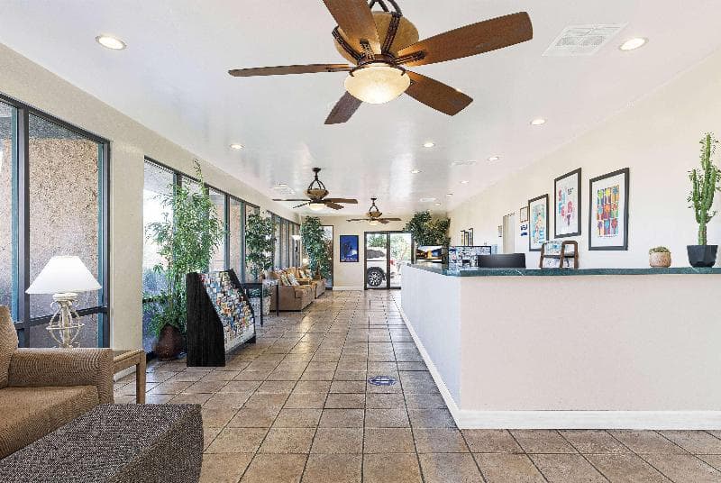 Travelodge by Wyndham Palm Springs 3