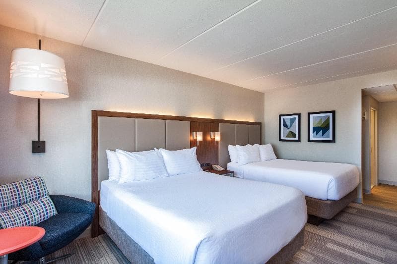 Holiday Inn Express Hauppauge-Long Island 3