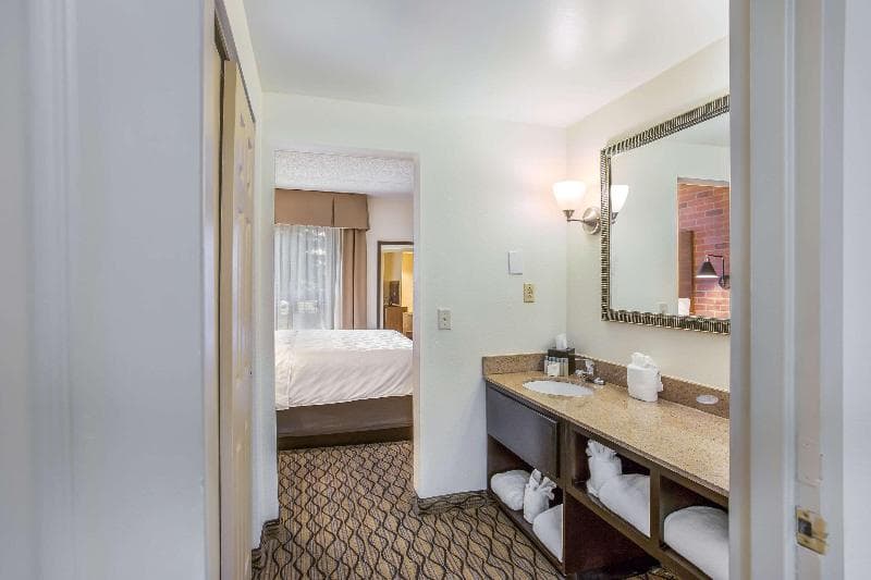 Burrstone Inn, Ascend Hotel Collection 5