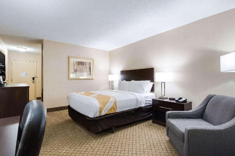 Holiday Inn Oneonta-Cooperstown Area 4