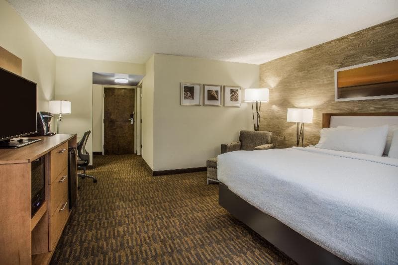 Holiday Inn Saratoga Springs 2