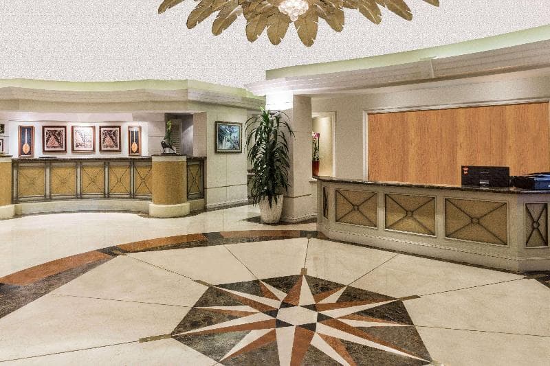 Ramada Plaza by Wyndham Waikiki 4