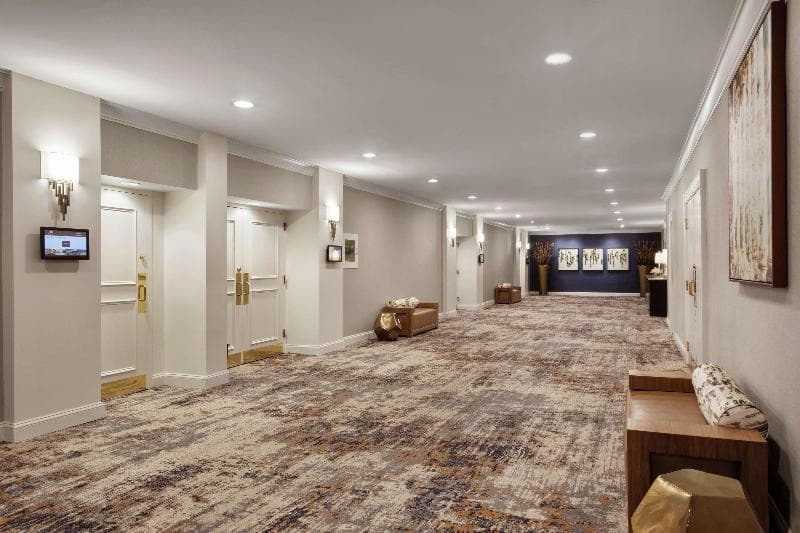 DoubleTree by Hilton McLean Tysons 5