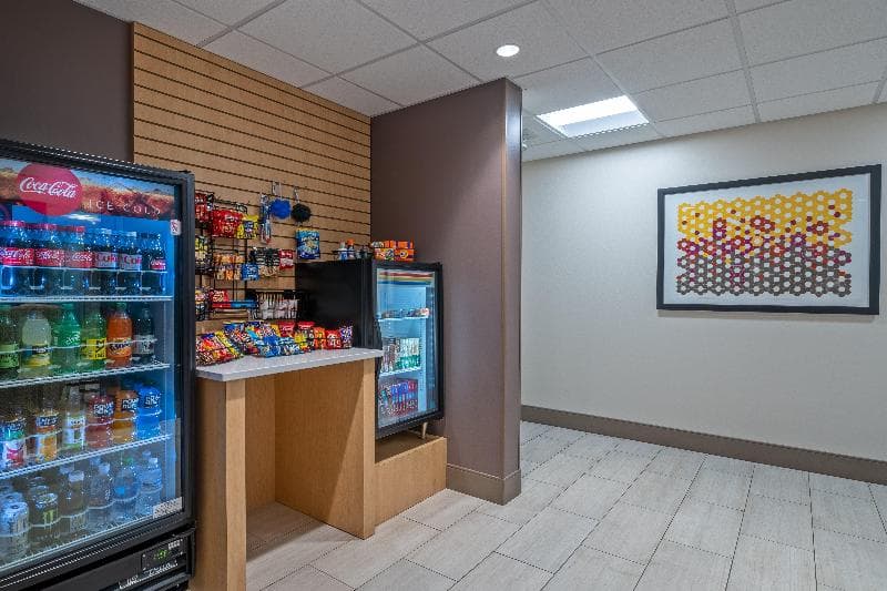 Holiday Inn Express And Suites Woodbridge 5