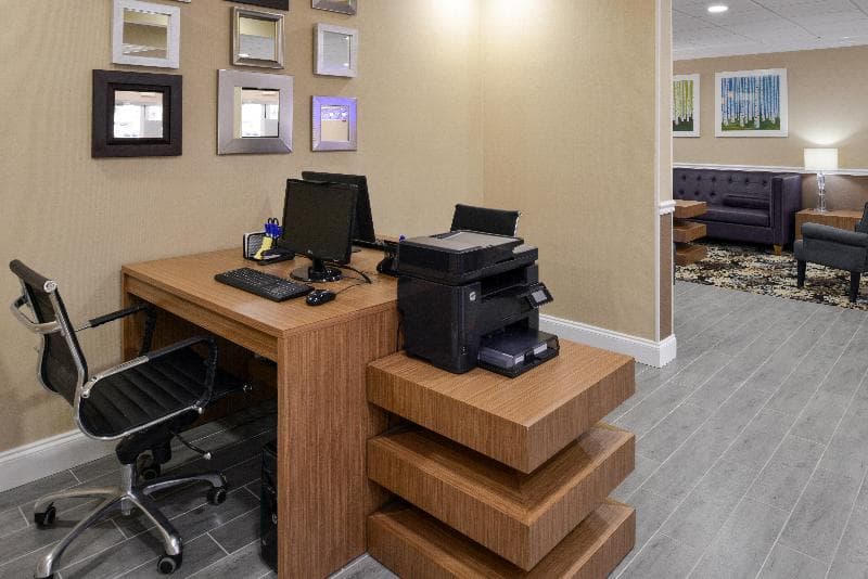 Holiday Inn Express & Suites Naples North - Bonita Springs 2