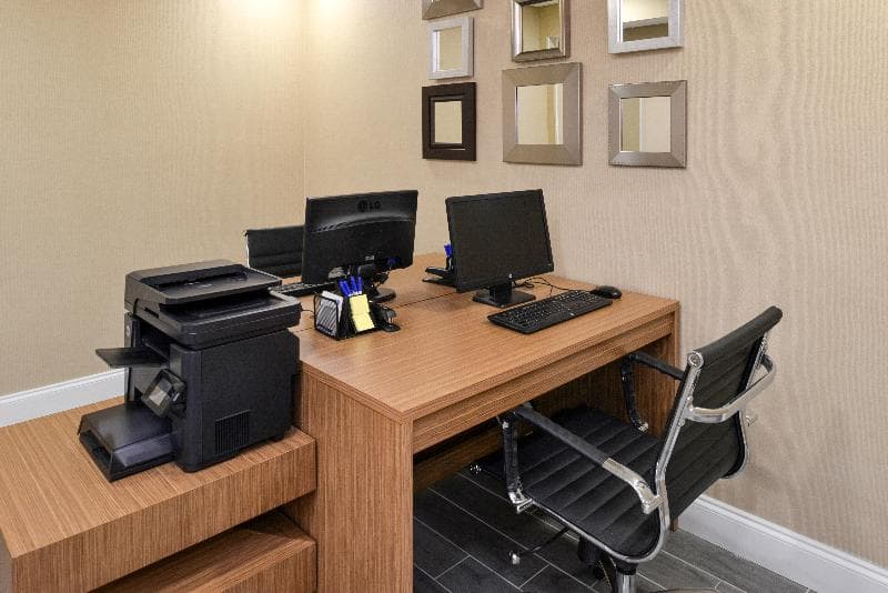 Holiday Inn Express & Suites Naples North - Bonita Springs 3