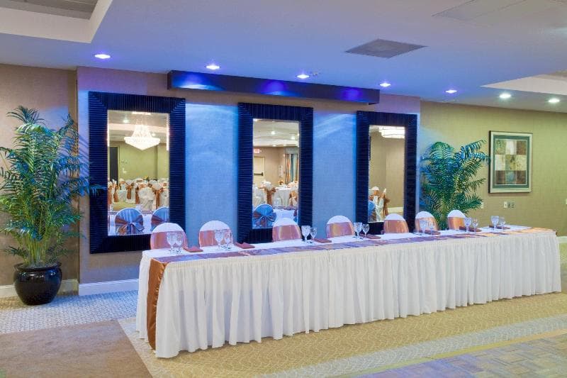 Holiday Inn Express & Suites Clearwater/US 19 North photo 1