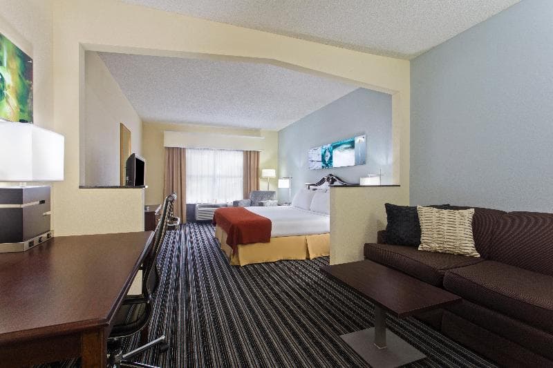 Holiday Inn Express & Suites Clearwater North/Dunedin photo 1