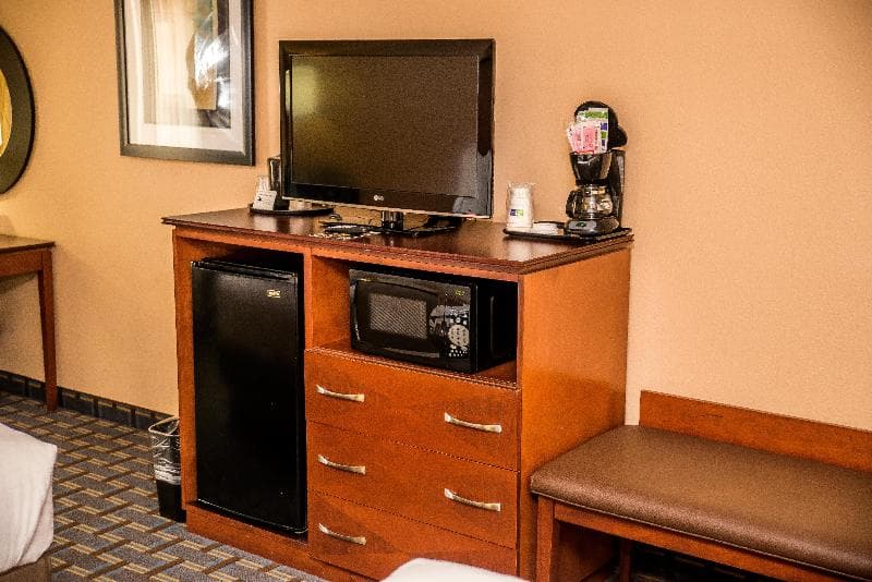 Holiday Inn Express & Suites Cocoa Beach 3